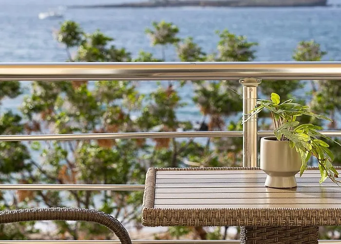 Neachora Beachfront Lejlighedshotel