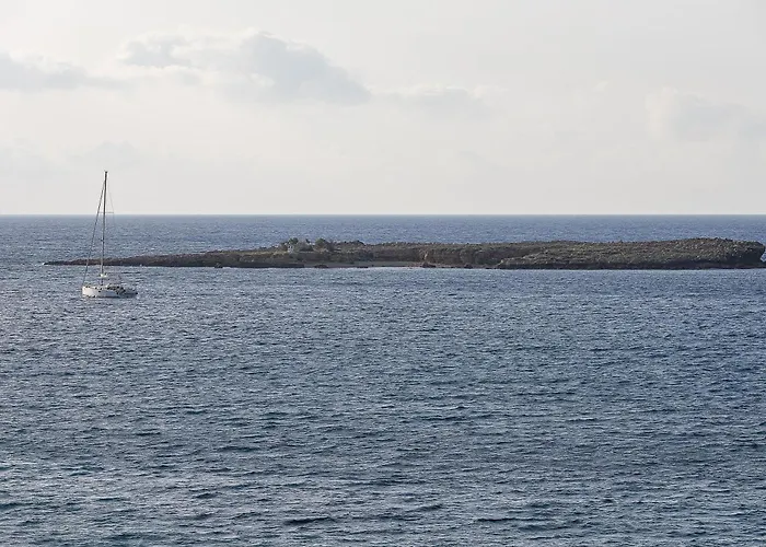 Lejlighedshotel Neachora Beachfront 3*