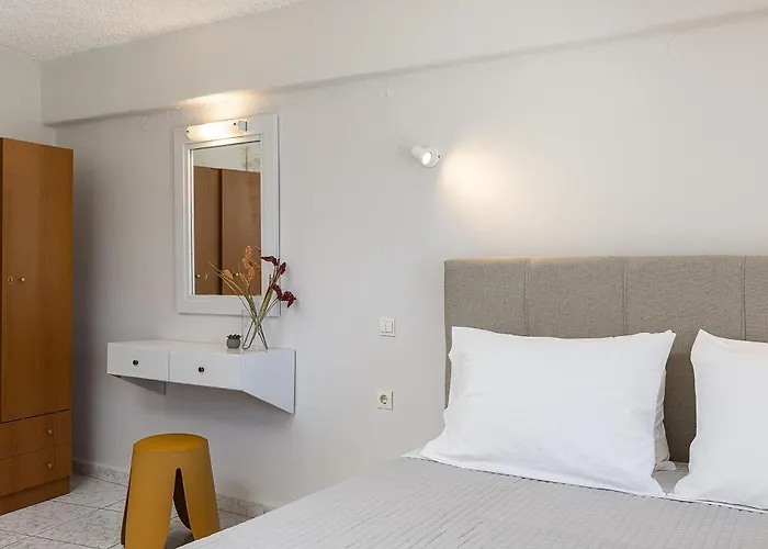 Neachora Beachfront Lejlighedshotel 3*