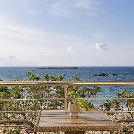 Neachora Beachfront