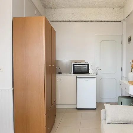 Appart hôtel Neachora Beachfront *