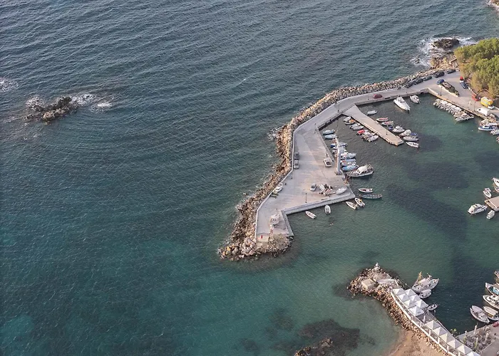 Neachora Beachfront 3*