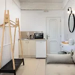 Апарт-готель Neachora Beachfront Ханья (Крит)