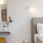Апарт-готель Neachora Beachfront