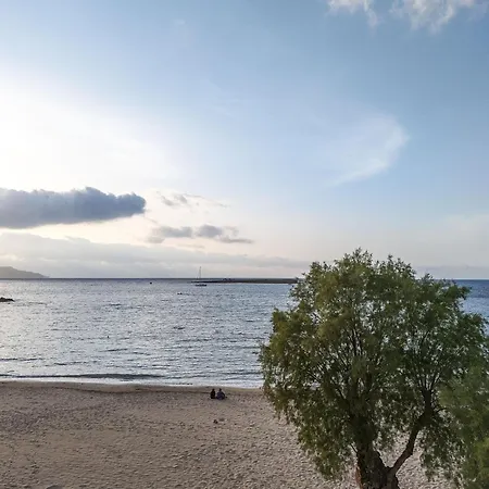 Neachora Beachfront Apartmanhotel