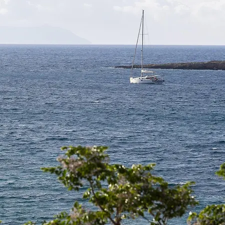 Neachora Beachfront شقة فندقية 3*