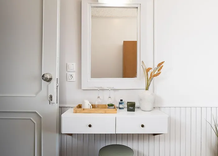 Aparthotel Neachora Beachfront 3*